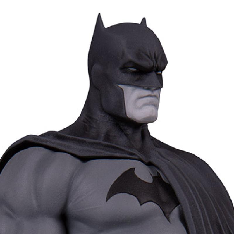 dc-collectibles-batman-black-white-jim-lee-statue-dc2-117