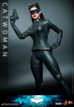 hot-toys-catwoman-selina-kyle-sixth-scale-figure-ht1-536