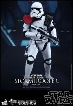 hot-toys-ht1-218-first-order-stormtrooper-officer-sixth-scale-figure