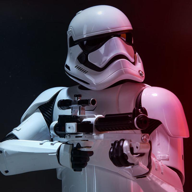 sideshow-collectibles-ss1-571-first-order-stormtrooper-premium-format-figure