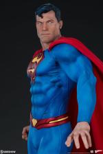 sideshow-collectibles-superman-premium-format-figure