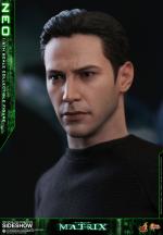 hot-toys-the-matrix-neo-sixth-scale-figure-ht1-302