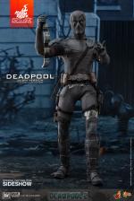 hot-toys-deadpool-dusty-version-exclusive-sixth-scale-figure-ht1-333