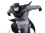 dc-collectibles-batman-black-white-sean-murphy-statue-dc2-110