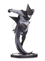 dc-collectibles-batman-black-white-sean-murphy-statue-dc2-110