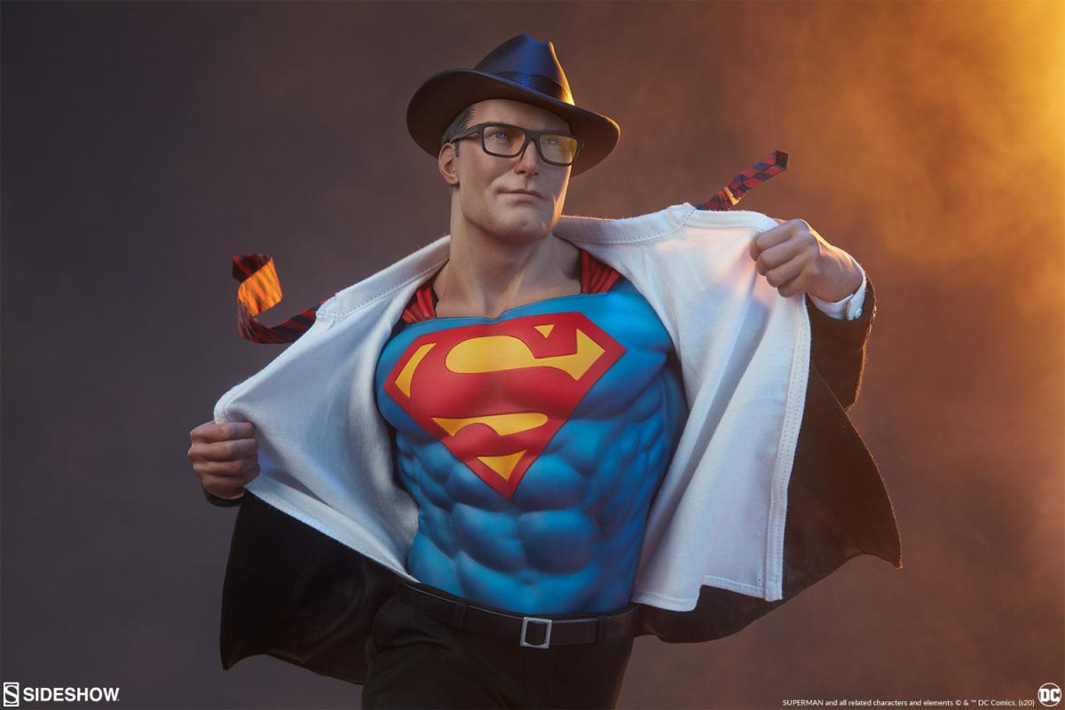 Superman Call to Action Premium Format Figure