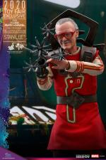 hot-toys-stan-lee-barber-exclusive-sixth-scale-figure-ht1-377