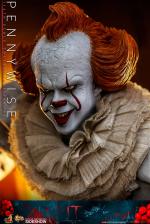 hot-toys-pennywise-sixth-scale-figure-ht1-423