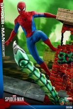 hot-toys-spider-man-classic-suit-sixth-scale-figure-ht1-425
