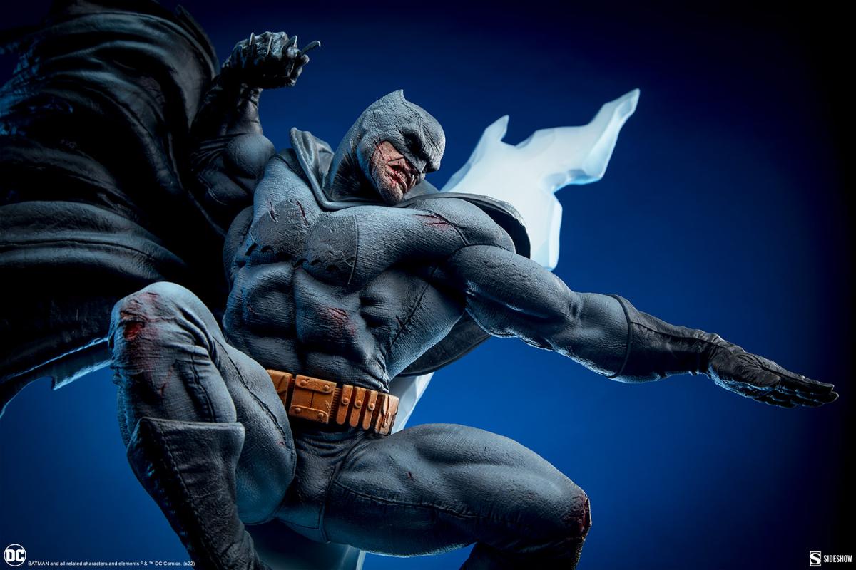 Batman: The Dark Knight Returns Premium Format Figure