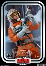 hot-toys-luke-skywalker-snowspeeder-pilot-40th-anniv-sixth-scale-figure-ht1-456